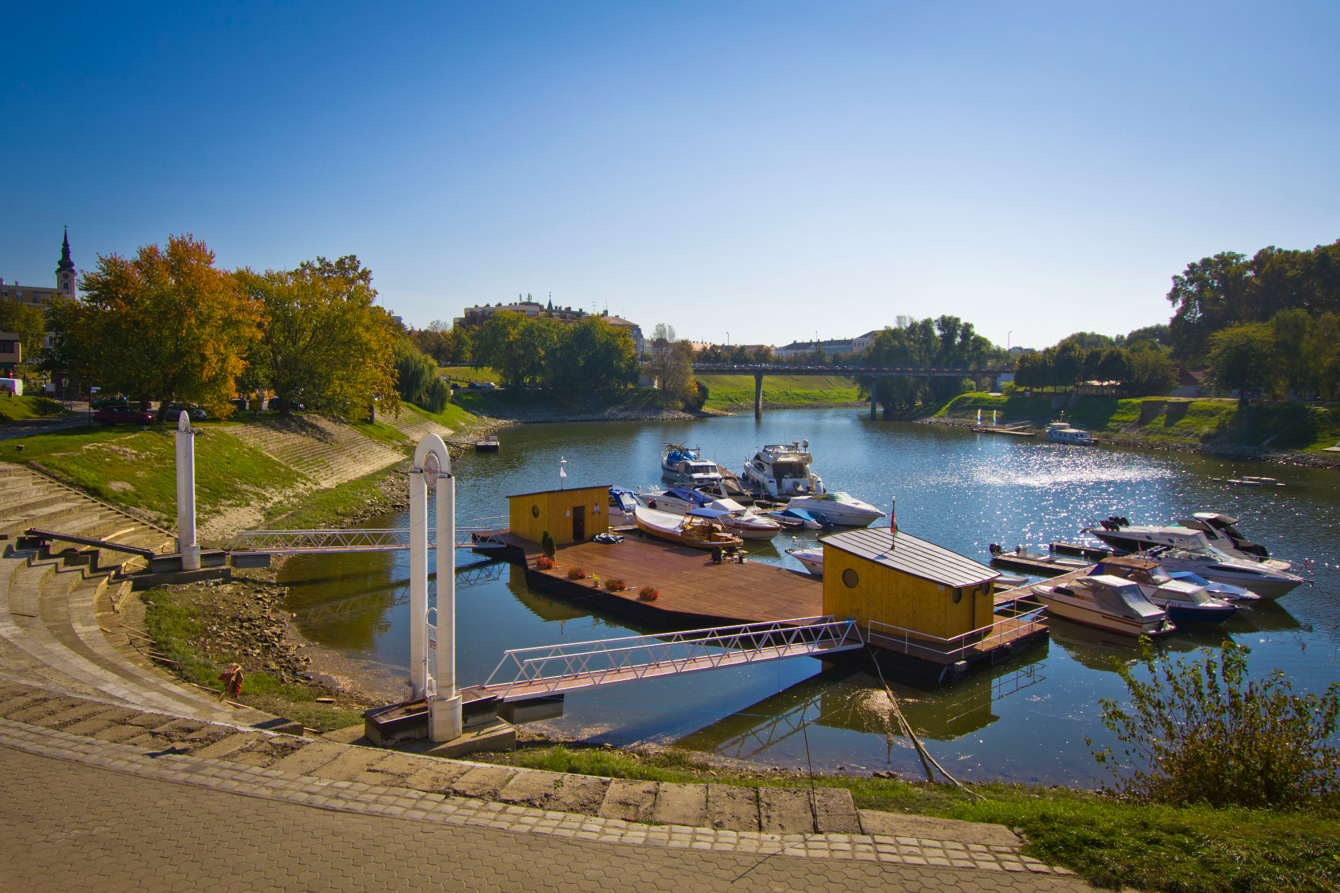 Sugovica-part és Petőfi-sziget